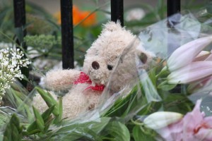 A general view of tribute left near the house of Amy Winehouse after she was found dead at her  home on July 23, 2011 in London, England. (Photo by Fred Duvall, WireImage)