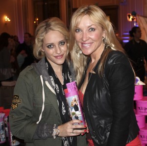 Carly Chaikin (Suburgatory) with Mary Beth York at her Rock Your Tube® booth at Kathy Duliakas' 5th Annual Oscar® Suite & Party Photo: Travis Jourdain