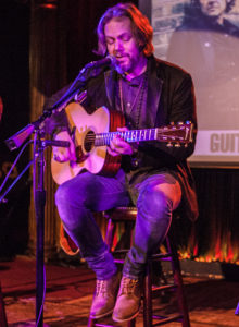 Eastman-Guitars-Artist-Rich-Robinson