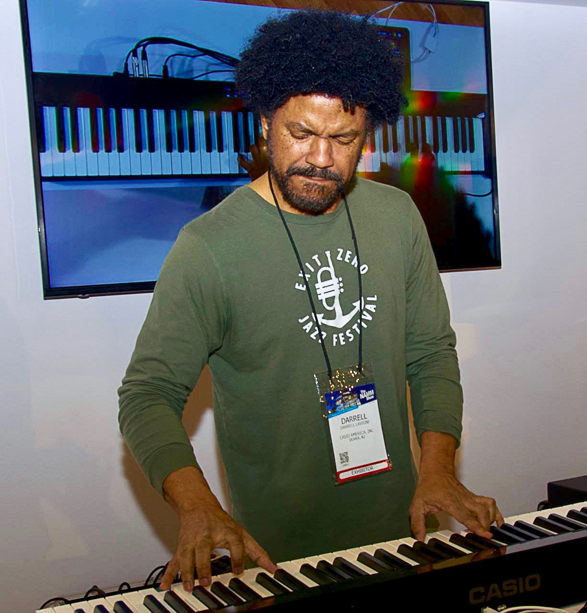 Derrell(Darrell) Lavigne plays the new lightweight Casio keyboard (Privia PX-5S) at NAMM 2019