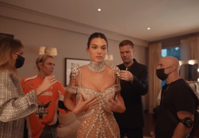 Kendall Jenner Prepares for Met Gala 2021 (Photo: Vogue Taiwan) Wikimedia Commons